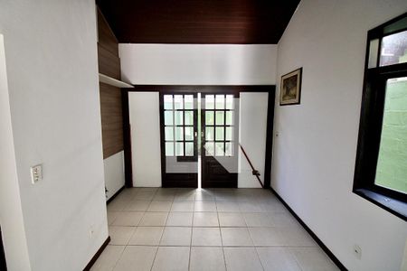 Sala de casa de condomínio à venda com 3 quartos, 150m² em Vargem Grande, Rio de Janeiro