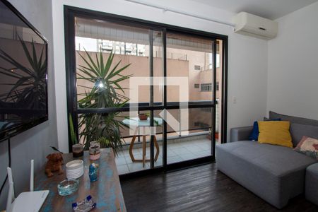 Sala de apartamento para alugar com 2 quartos, 74m² em Cerqueira César, São Paulo