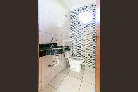 Lavabo de casa de condomínio para alugar com 2 quartos, 55m² em Minascaixa, Belo Horizonte