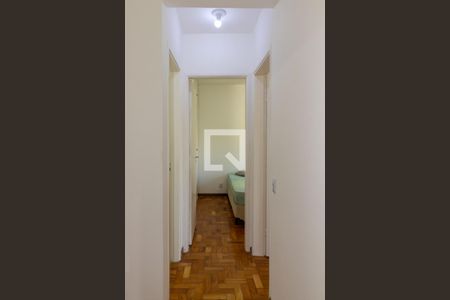 Corredor para quartos de apartamento para alugar com 2 quartos, 64m² em Moema, São Paulo