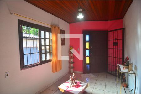 Sala de estar de casa à venda com 3 quartos, 150m² em Mathias Velho, Canoas