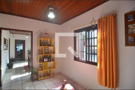 Sala de estar de casa à venda com 3 quartos, 150m² em Mathias Velho, Canoas