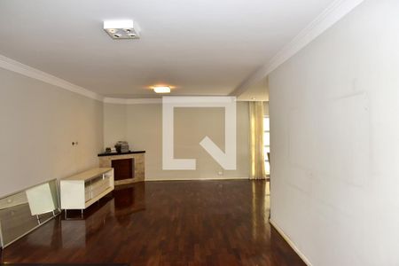 Sala de casa à venda com 3 quartos, 220m² em Campo Grande, São Paulo
