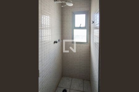 Apartamento para alugar com 218m², 4 quartos e 2 vagas Apartamento para alugar com 218m², 4 quartos e 2 vagasBanheiro da Suíte 2