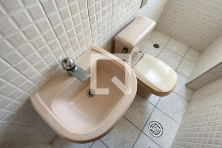 Apartamento para alugar com 218m², 4 quartos e 2 vagas Apartamento para alugar com 218m², 4 quartos e 2 vagasBanheiro da Suíte 2