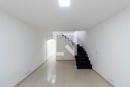 Sala de casa para alugar com 4 quartos, 180m² em Vila Marieta, São Paulo