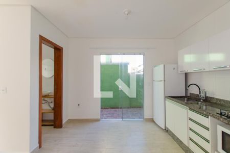 Cozinha de kitnet/studio para alugar com 1 quarto, 37m² em Morro das Pedras, Florianópolis