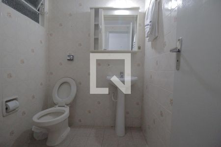 Banheiro de apartamento para alugar com 1 quarto, 54m² em Vila Jardim, Porto Alegre