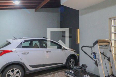 Casa à venda com 197m², 3 quartos e 2 vagas Casa à venda com 197m², 3 quartos e 2 vagasGaragem