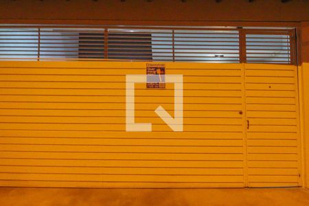 Casa à venda com 197m², 3 quartos e 2 vagas Casa à venda com 197m², 3 quartos e 2 vagasFachada