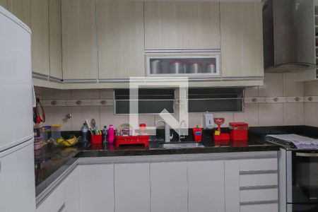 Casa à venda com 197m², 3 quartos e 2 vagas Casa à venda com 197m², 3 quartos e 2 vagasCozinha