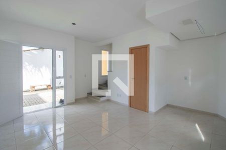 Sala/cozinha de casa de condomínio à venda com 2 quartos, 69m² em Olaria, Canoas