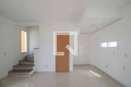 Sala/cozinha de casa de condomínio para alugar com 2 quartos, 69m² em Olaria, Canoas