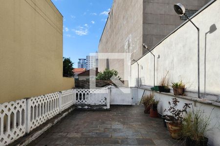 Casa à venda com 238m², 3 quartos e 4 vagas Casa à venda com 238m², 3 quartos e 4 vagasQuintal