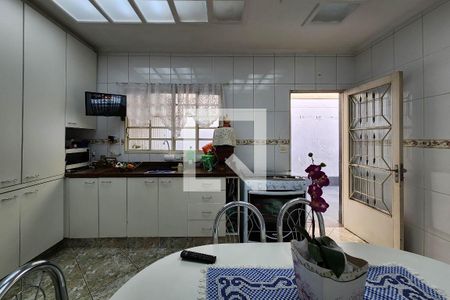 Casa à venda com 238m², 3 quartos e 4 vagas Casa à venda com 238m², 3 quartos e 4 vagasCozinha