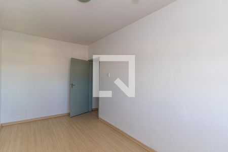 Quarto 1 de apartamento para alugar com 2 quartos, 56m² em Azenha, Porto Alegre