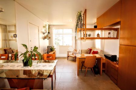 Sala de apartamento à venda com 1 quarto, 45m² em Lourdes, Belo Horizonte