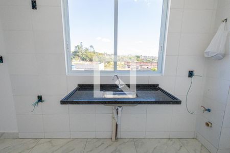 Cozinha de apartamento à venda com 2 quartos, 60m² em Santa Terezinha, Belo Horizonte