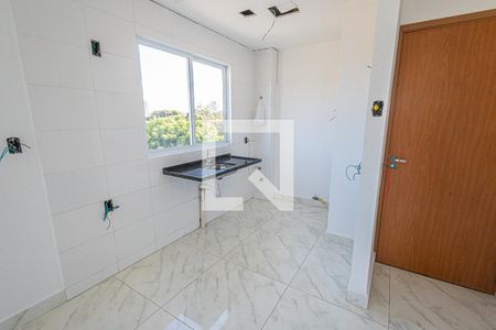 Cozinha de apartamento à venda com 2 quartos, 60m² em Santa Terezinha, Belo Horizonte