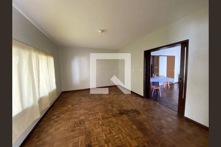 Casa à venda com 4 quartos, 131m² em Passo d’Areia, Porto Alegre