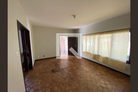 Casa à venda com 4 quartos, 131m² em Passo d’Areia, Porto Alegre