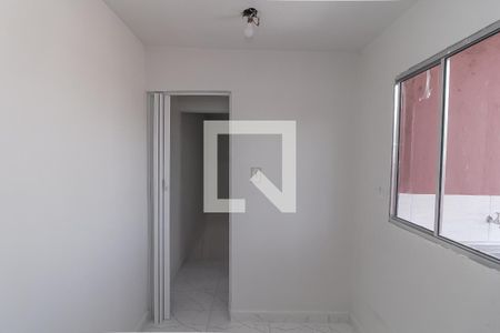 Quarto 2 de casa para alugar com 2 quartos, 70m² em Vila Ema, São Paulo