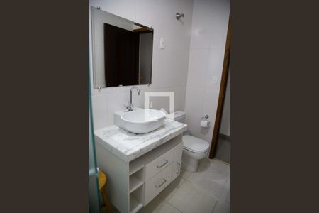 Casa à venda com 170m², 4 quartos e 2 vagas Casa à venda com 170m², 4 quartos e 2 vagasBanheiro