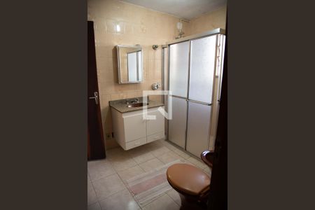 Casa à venda com 170m², 4 quartos e 2 vagas Casa à venda com 170m², 4 quartos e 2 vagasBanheiro