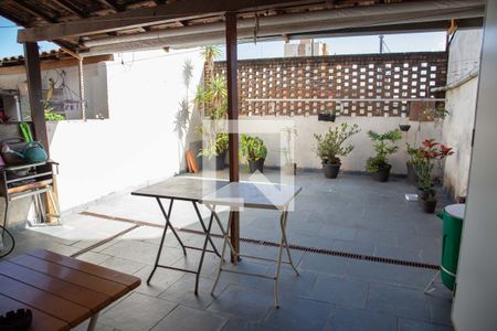 Casa à venda com 170m², 4 quartos e 2 vagas Casa à venda com 170m², 4 quartos e 2 vagasÁrea Externa