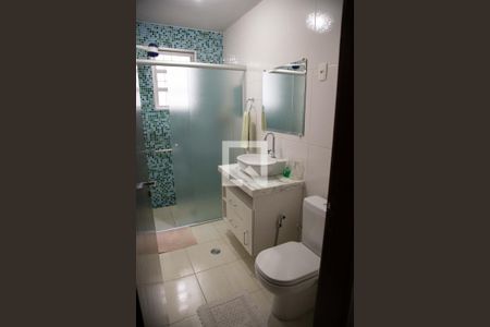 Casa à venda com 170m², 4 quartos e 2 vagas Casa à venda com 170m², 4 quartos e 2 vagasBanheiro