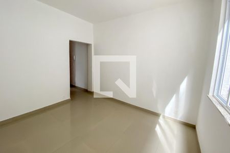 Sala de apartamento para alugar com 2 quartos, 45m² em Jardim Vinte E Cinco de Agosto, Duque de Caxias