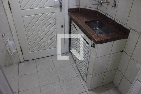 Cozinha de apartamento para alugar com 1 quarto, 17m² em Itararé, São Vicente