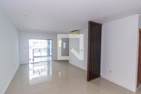 Sala  de casa à venda com 6 quartos, 288m² em Irajá, Rio de Janeiro
