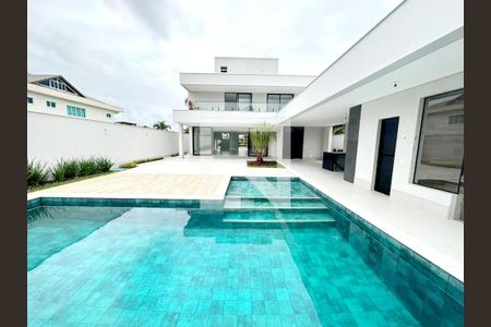 Casa à venda com 5 quartos, 520m² em Barra da Tijuca, Rio de Janeiro