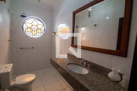 Banheiro de casa para alugar com 3 quartos, 400m² em Campo Belo, São Paulo