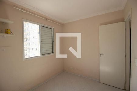 Quarto 2 de apartamento para alugar com 2 quartos, 53m² em Jardim Laone, São Paulo