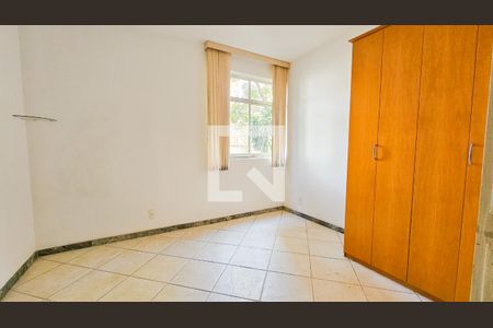 Quarto 01 de apartamento à venda com 2 quartos, 80m² em Santo Antônio, Belo Horizonte