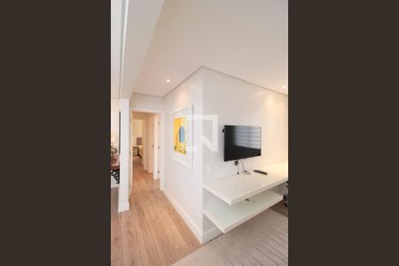 Corredor de apartamento para alugar com 2 quartos, 86m² em Indianópolis, São Paulo