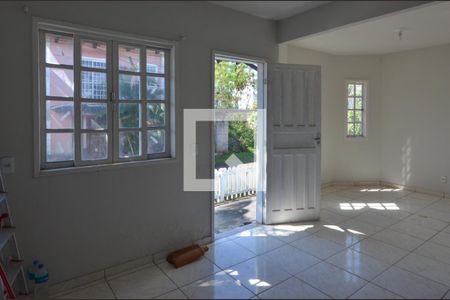 Sala de casa de condomínio para alugar com 3 quartos, 160m² em Vargem Grande, Rio de Janeiro