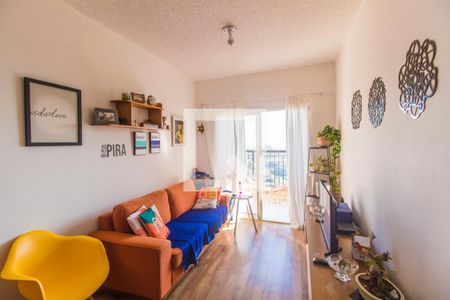 Sala de TV de apartamento à venda com 2 quartos, 68m² em Jardim Tupanci, Barueri