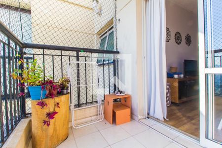 Varanda de apartamento à venda com 2 quartos, 68m² em Jardim Tupanci, Barueri