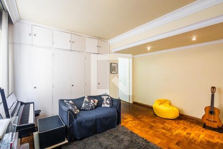 Sala de TV de apartamento à venda com 3 quartos, 233m² em Cerqueira César, São Paulo