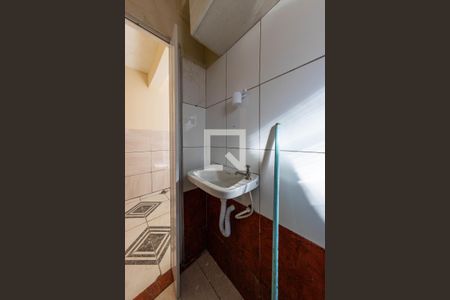 Banheiro de casa para alugar com 1 quarto, 31m² em Vila Alpina, São Paulo