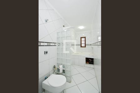 Casa à venda com 218m², 4 quartos e 3 vagas Casa à venda com 218m², 4 quartos e 3 vagasBanheiro da Suíte