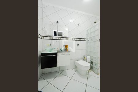 Casa à venda com 218m², 4 quartos e 3 vagas Casa à venda com 218m², 4 quartos e 3 vagasBanheiro da Suíte