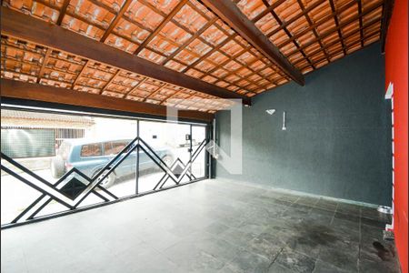 Casa à venda com 218m², 4 quartos e 3 vagas Casa à venda com 218m², 4 quartos e 3 vagasGaragem
