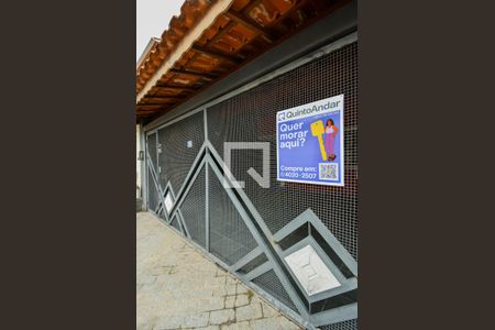 Casa à venda com 218m², 4 quartos e 3 vagas Casa à venda com 218m², 4 quartos e 3 vagasPlaquinha