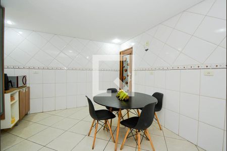 Casa à venda com 218m², 4 quartos e 3 vagas Casa à venda com 218m², 4 quartos e 3 vagasCozinha