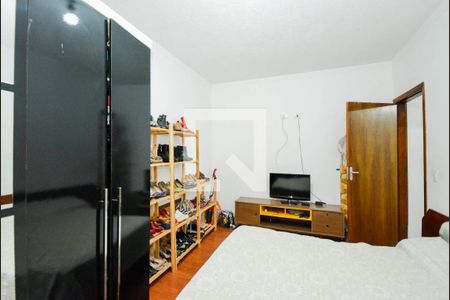 Casa à venda com 218m², 4 quartos e 3 vagas Casa à venda com 218m², 4 quartos e 3 vagasQuarto 2