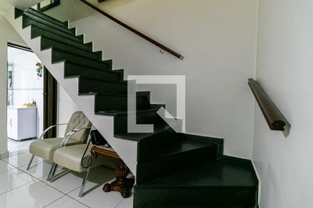 Escadas de casa à venda com 2 quartos, 75m² em Vila Aricanduva, São Paulo